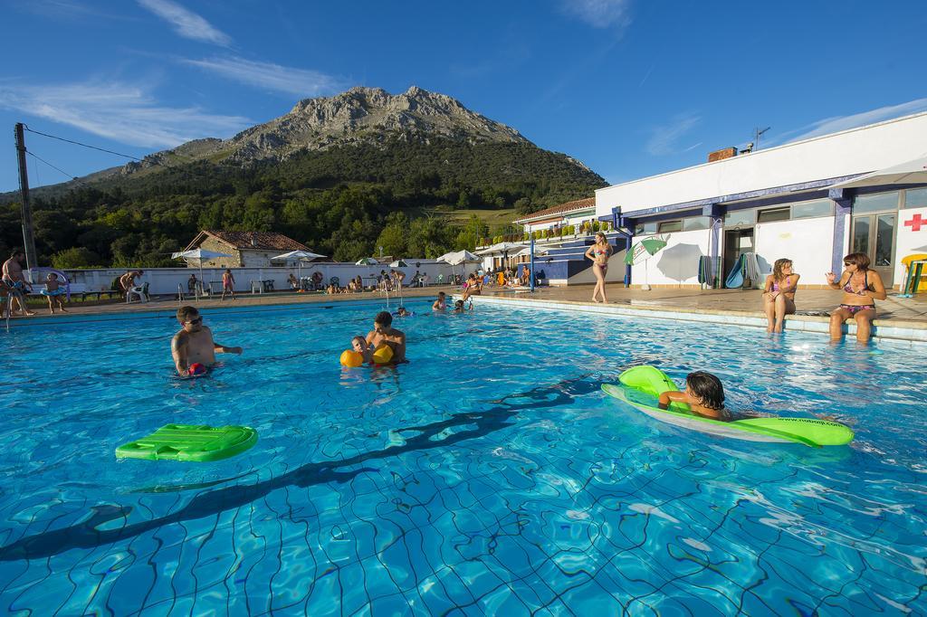 Uxarte -Alojamiento, Restaurante Y Piscinas Arrasate/Mondragon エクステリア 写真