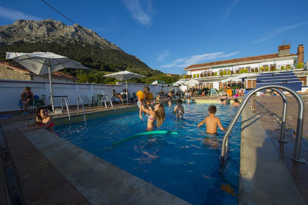 Uxarte -Alojamiento, Restaurante Y Piscinas Arrasate/Mondragon エクステリア 写真