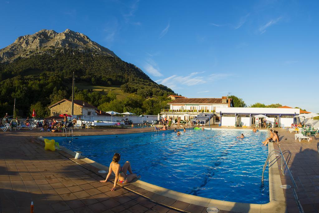 Uxarte -Alojamiento, Restaurante Y Piscinas Arrasate/Mondragon エクステリア 写真