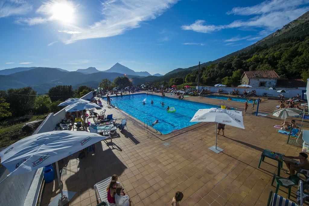 Uxarte -Alojamiento, Restaurante Y Piscinas Arrasate/Mondragon エクステリア 写真